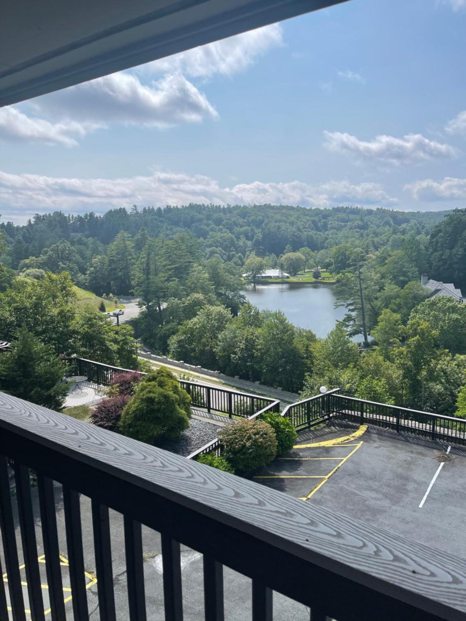 Cliff Dwellers Inn Blowing Rock Exterior photo
