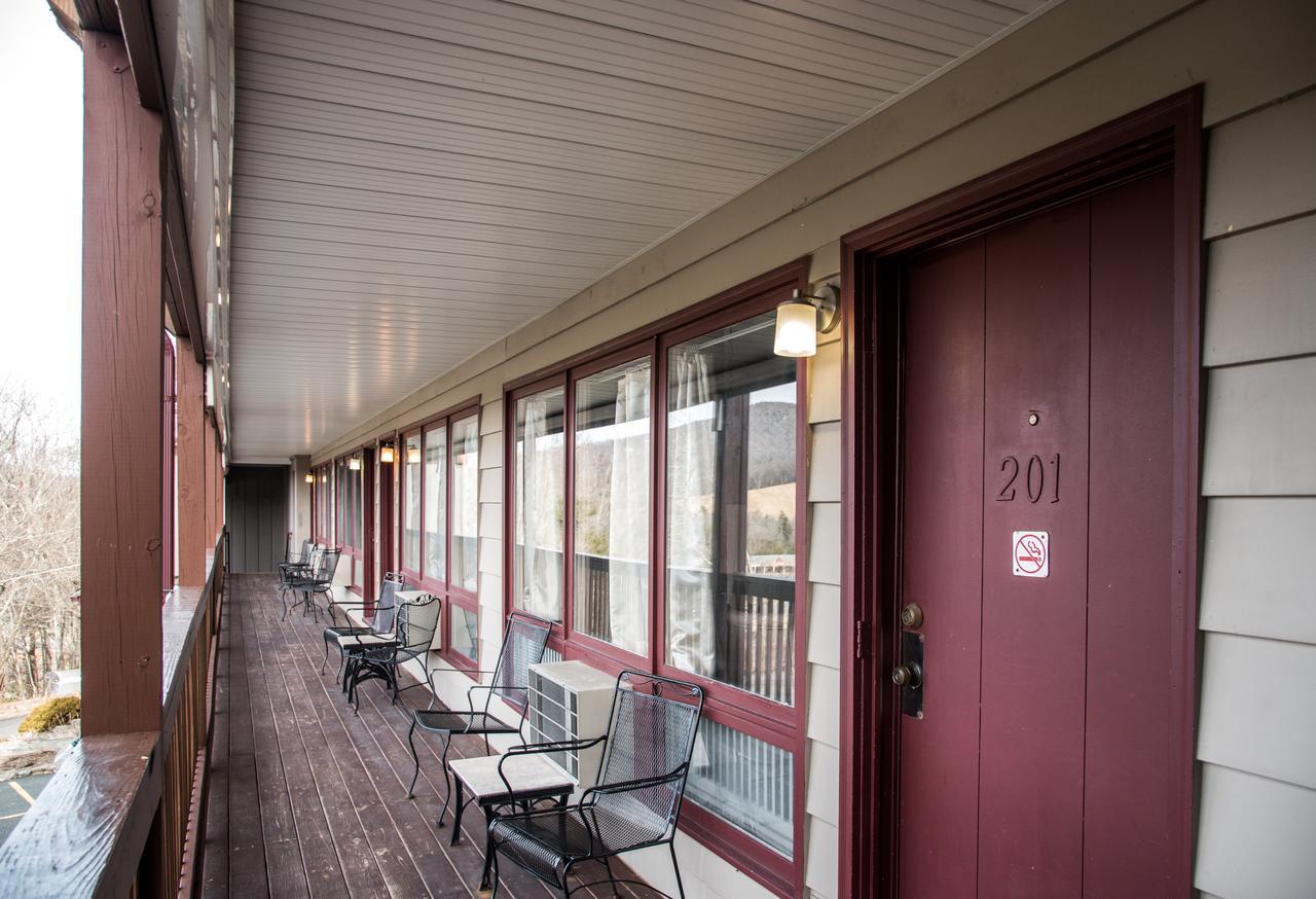 Cliff Dwellers Inn Blowing Rock Exterior photo